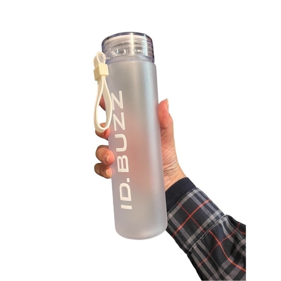 I d buzz merch set water bottle and sunglasses - Picture 3 of 4